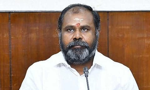 தி.மு.க - பா.ஜ.க திடீர் பாச உறவு காட்டிக்கொள்வதன் மர்மம் என்ன? - ஆர்.பி.உதயகுமார் கேள்வி