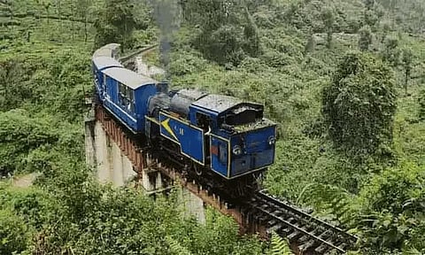 மேட்டுப்பாளையம் - குன்னூர் மலை ரெயில் சேவை மேலும் 3 நாட்களுக்கு ரத்து