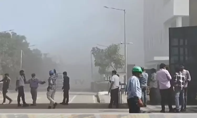 ஆந்திராவில் மருந்து தொழிற்சாலையில் தீ விபத்து - 4 பேர் பலி