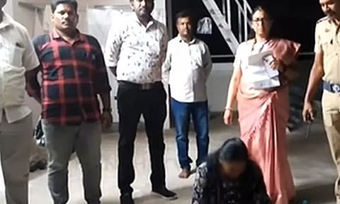 பாப்பாரப்பட்டி அருகே கருக்கலைப்பு முயற்சி - பெண் செவிலியர் கைது