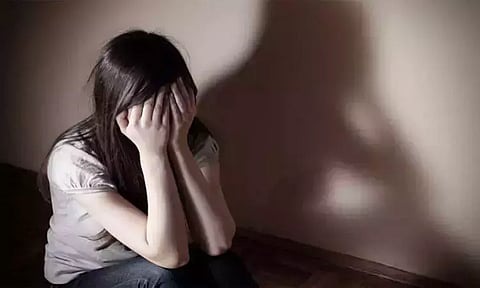 அசாமில் மைனர் சிறுமி கூட்டு பாலியல் வன்கொடுமை - 2 பேருக்கு போலீஸ் வலைவீச்சு