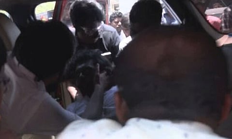 சிலை திறப்பு விழா: விஜயகாந்தின் மகன் மயக்கம் - தொண்டர்கள் அதிர்ச்சி