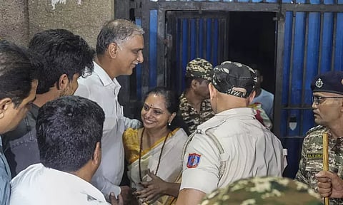 ஜாமீன் வழங்கிய சுப்ரீம் கோர்ட்டு: திகார் சிறையில் இருந்து கவிதா விடுதலை