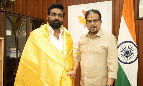 புதுச்சேரி துணைநிலை கவர்னருடன் நடிகர் விஜய் சேதுபதி சந்திப்பு