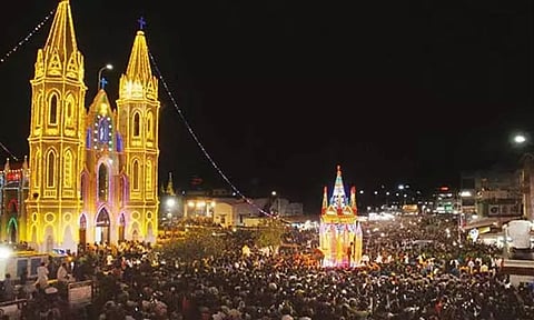 வேளாங்கண்ணி தேர் பவனி