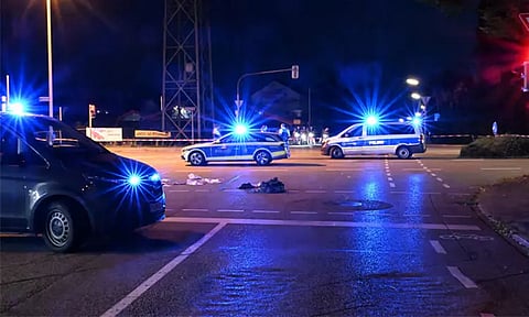 ஜெர்மனி: பஸ்சில் பயணிகளை கத்தியால் தாக்கிய பெண்; 5 பேர் காயம்