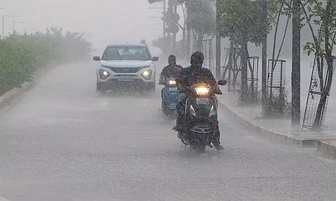 குஜராத்தில் 4-ம் தேதி வரை அதி கனமழைக்கு வாய்ப்பு