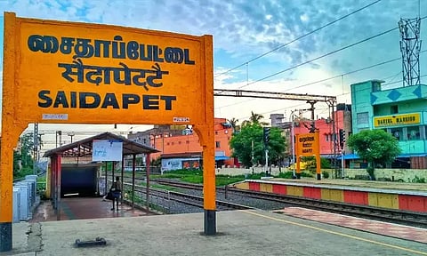 சைதாப்பேட்டை ரெயில் நிலையத்தில் கல்லூரி மாணவிக்கு போலீஸ்காரர் பாலியல் தொல்லை