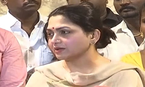 பாலியல் சீண்டல்கள் எல்லா துறைகளிலும் நடக்கிறது.. சினிமா மீது மட்டும் ஏன் பழி போடுறீங்க? - நடிகை குஷ்பு