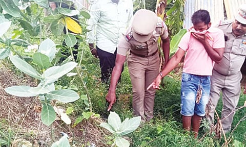 வேலூரில் பெண் சிசுக்கொலை: பெற்றோருக்கு 15 நாள் நீதிமன்றக் காவல்