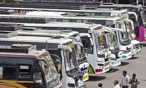 தொடர் விடுமுறை எதிரொலி - ஆம்னி பேருந்துகள் கட்டணம் கிடுகிடு உயர்வு