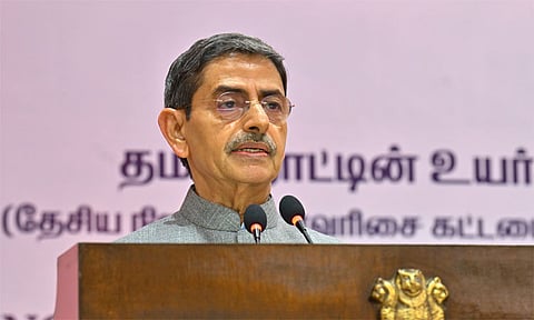 தமிழகத்தில் ஆராய்ச்சி படிப்புக்கான கல்வியின் தரத்தை உயர்த்த வேண்டும் - கவர்னர் ஆர்.என்.ரவி பேச்சு