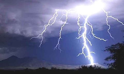 சத்தீஷ்காரில் மின்னல் தாக்கி 8 பேர் பலி