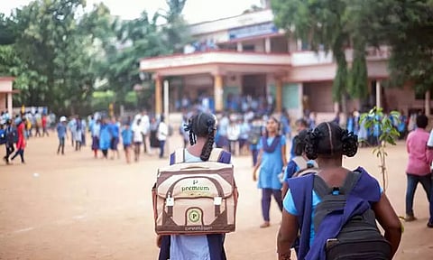 காலாண்டு விடுமுறையை நீட்டிக்க ஆசிரியர்கள் கோரிக்கை