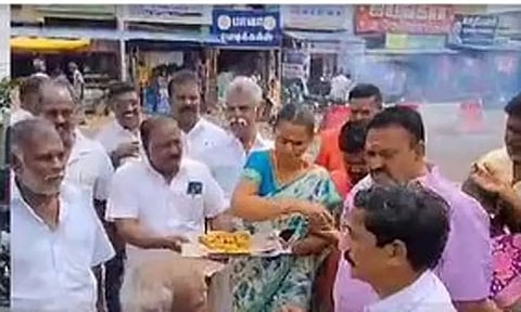 செந்தில் பாலாஜிக்கு ஜாமீன்: திமுகவினர் பட்டாசு வெடித்து கொண்டாட்டம்