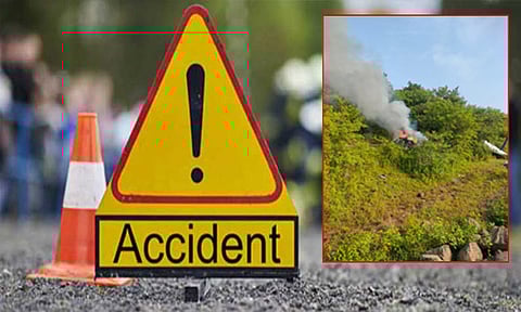 மராட்டியத்தில் ஹெலிகாப்டர் விபத்து; 3 பேர் பலி என அச்சம்