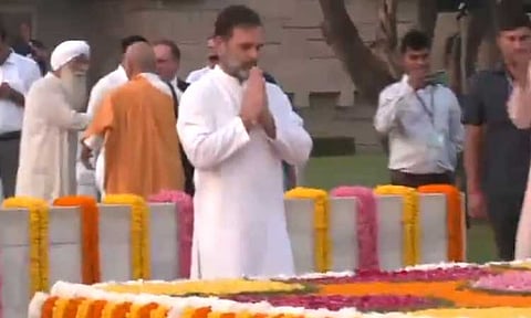 மகாத்மா காந்தி நினைவிடத்தில் ராகுல்காந்தி மரியாதை