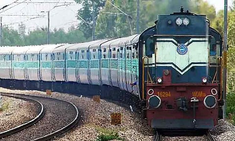 திருச்சி - ஈரோடு பயணிகள் ரெயில் சேவையில் 2 நாட்கள் மாற்றம்