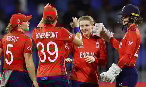 பெண்கள் டி20 உலகக் கோப்பை: வங்காளதேசத்தை வீழ்த்தியது இங்கிலாந்து