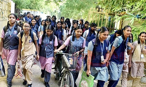 காலாண்டு விடுமுறை நிறைவு.. தமிழகம் முழுவதும் இன்று பள்ளிகள் திறப்பு