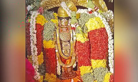 ஏழுமலையானுக்கு அணிவிப்பதற்காக ஆண்டாள் சூடிய மாலை திருப்பதிக்கு புறப்பட்டது