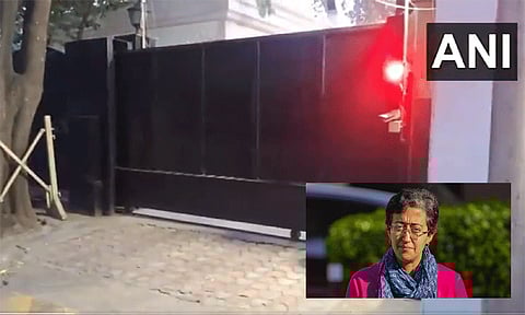 டெல்லி முதல்-மந்திரி அதிஷியின் வீட்டிற்கு சீல் வைக்கப்பட்டதால் பரபரப்பு