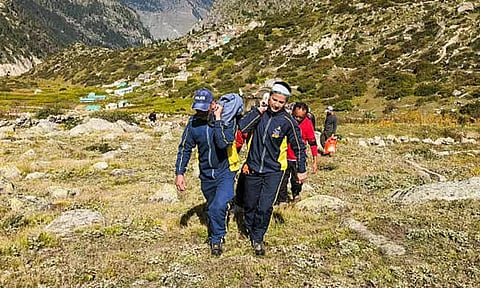 உத்தரகாண்டில் மலையேற்றத்தில் சிக்கித் தவித்த வெளிநாட்டினர் 4 பேர் மீட்பு