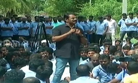 தொழிலாளர்களின் நலன், பாதுகாப்பை உறுதிசெய்யும் வகையில் ஒப்பந்தம் இருக்கவேண்டும் - சீமான்