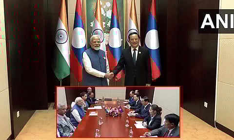 லாவோஸ் பிரதமரை இருதரப்பு கூட்டத்தில் சந்தித்து ஆலோசனை நடத்திய பிரதமர் மோடி