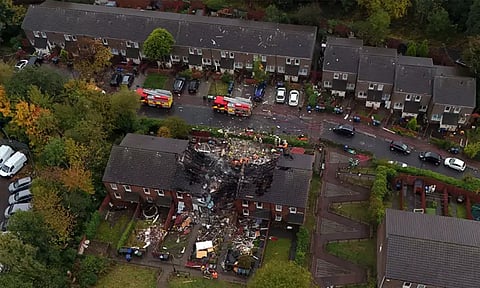 இங்கிலாந்து: வீடு வெடித்து சிதறியதில் 7 வயது சிறுவன் பலி; 6 பேர் காயம்