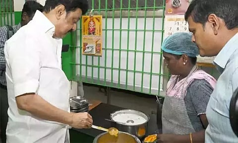 அம்மா உணவகங்களில் 1.08 லட்சம் பேருக்கு இலவச உணவு