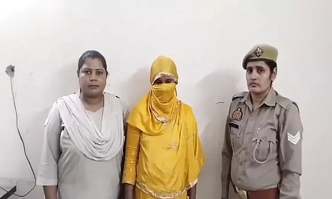 தன்னுடைய சிறுநீரை கொண்டு ஒரு வீட்டில் உணவு சமைத்த பணிப்பெண்...உ.பி.யில் அதிர்ச்சி சம்பவம்