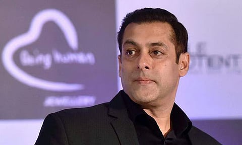 சல்மான் கானை கொலை செய்ய ரூ.25 லட்சம் பேரம்: குற்றப்பத்திரிகையில் அதிர்ச்சி தகவல்