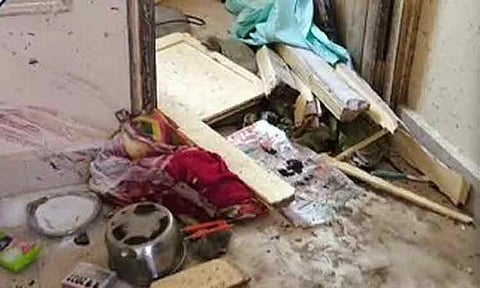 கிருஷ்ணகிரியில் மர்ம பொருள் வெடித்து 2 பேர் படுகாயம்