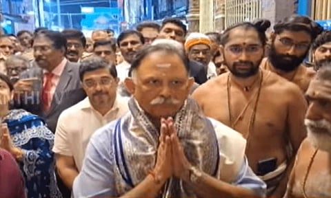 சிதம்பரம் நடராஜர் கோவிலில் ஐகோர்ட்டு தலைமை நீதிபதி சாமி தரிசனம்