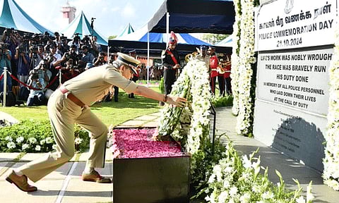 காவலர் வீரவணக்க நாள்: முதல்-அமைச்சர் மு.க.ஸ்டாலின் வீரவணக்கம்