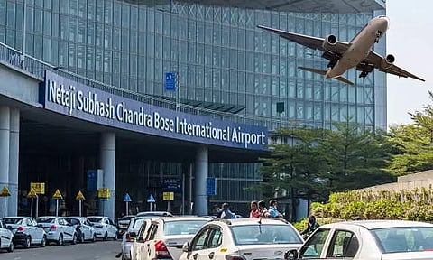 டானா புயல்: கொல்கத்தா விமான நிலையம் 15 மணி நேரம் மூடப்படுவதாக அறிவிப்பு