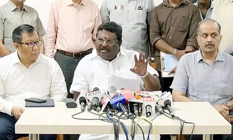 ஆம்னி பஸ்களில் கூடுதல் கட்டணம் வசூலித்தால் கடும் நடவடிக்கை: அமைச்சர் சிவசங்கர்