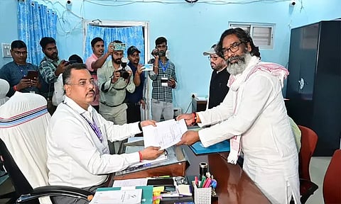 ஜார்க்கண்ட் சட்டசபை தேர்தல்: ஹேமந்த் சோரன் வேட்புமனு தாக்கல்