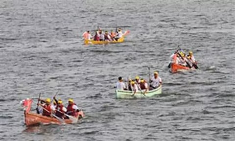 கடலில் படகு கவிழ்ந்து விபத்து: 50 பேர் பலி