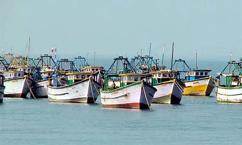 தமிழக மீனவர்கள் 15 பேருக்கு நீதிமன்ற காவல் நீட்டிப்பு