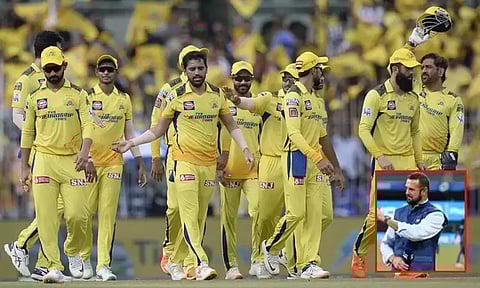 ஐ.பி.எல்.: சென்னை அணியில் தோனியின் இடத்தை இந்த வீரரால் நிரப்ப முடியும் - சைமன் டவுல் நம்பிக்கை