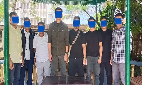 மணிப்பூரில் ஆயுதங்கள் மற்றும் வெடிமருந்துகளுடன் 8 பேர் கைது