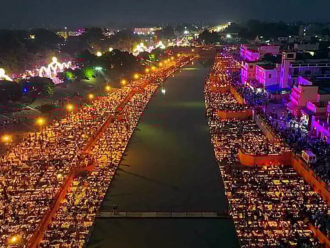 தீப உற்சவ நிகழ்ச்சி: சரயு நதிக்கரையில் 25 லட்சம் தீப விளக்குகள் - உலக சாதனை படைத்த அயோத்தி