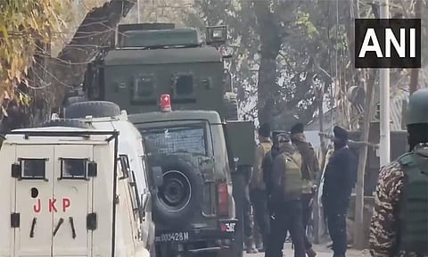 ஜம்மு-காஷ்மீரில் நடந்த என்கவுன்டரில் 2 பயங்கரவாதிகள் சுட்டுக்கொலை