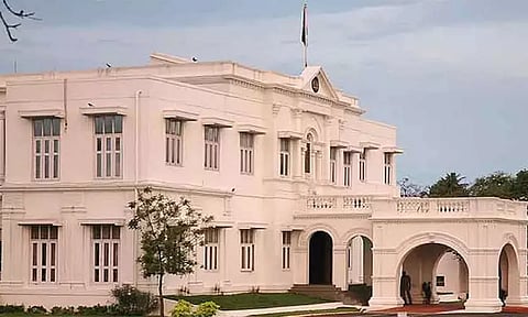 தமிழகத்தில் ஒரே நாளில் 2,153 போலீசார் பணி இட மாற்றம்