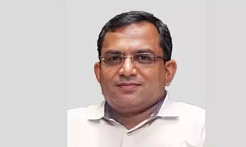 இந்து அதிகாரிகளுக்கான வாட்ஸ் அப் குரூப்: சர்ச்சையில் சிக்கிய ஐ.ஏ.எஸ் அதிகாரிகள் சஸ்பெண்ட்