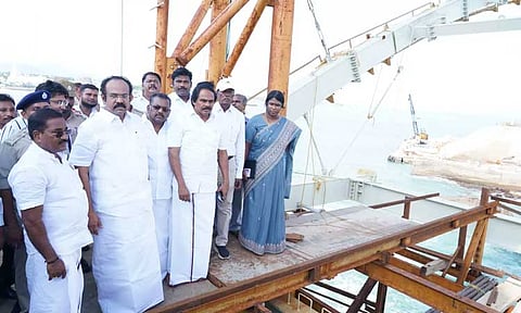 விவேகானந்தர் பாறையில் கண்ணாடி பாலம் - பணிகளை ஆய்வு செய்த அமைச்சர் தங்கம் தென்னரசு