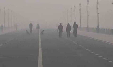 டெல்லியில் 3-வது நாளாக காற்றின் தரம் மிகவும் மோசம்: மக்கள் அவதி