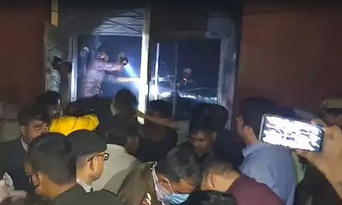 உத்தர பிரதேசம்: மருத்துவமனையில் தீ விபத்து; 10 பச்சிளம் குழந்தைகள் உயிரிழப்பு